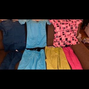 WOMENS scrubs !